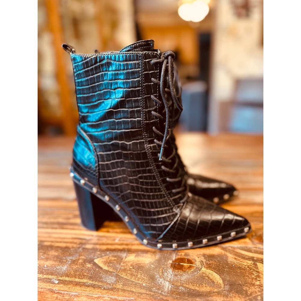 Charles by Charles David Duffy Black Croc Embossed Studded Heel Booties Size 8M‎